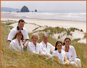 family portrait outdoor beach photography by Jim Stoffer, Oregon, USA