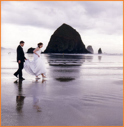 Beach Wedding on Beautiful Cannon Beach Wedding Photos By Jim Stoffer Photography