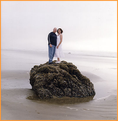 wedding photos at Oregon tidepool by Jim Stoffer Photography